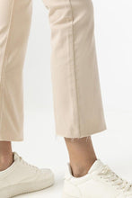 Cargar imagen en el visor de la galería, JEAN MEGAN BEIGE