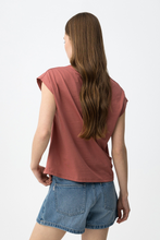 Cargar imagen en el visor de la galería, CAMISETA CHARLIZE