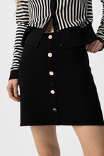 Cargar imagen en el visor de la galería, FALDA HALLOW NEGRA