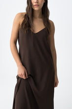 Cargar imagen en el visor de la galería, VESTIDO BESTIE CHOCOLATE