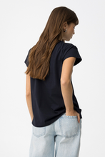 Cargar imagen en el visor de la galería, CAMISETA HILLARY AZUL