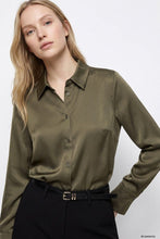 Cargar imagen en el visor de la galería, CAMISA SATAN VERDE