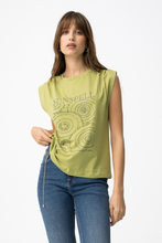 Cargar imagen en el visor de la galería, CAMISETA VIVILLON