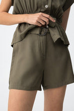 Cargar imagen en el visor de la galería, SHORT FRANCÉS VERDE