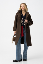 Cargar imagen en el visor de la galería, ABRIGO SAKURA