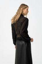 Cargar imagen en el visor de la galería, CAMISA RELEVANTE