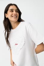 Cargar imagen en el visor de la galería, CAMISETA AURA