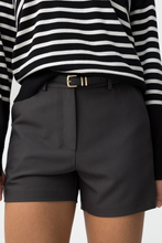 Cargar imagen en el visor de la galería, SHORT FABBY GRIS PERLA