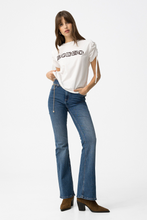 Cargar imagen en el visor de la galería, CAMISETA JUDI