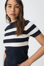 Cargar imagen en el visor de la galería, CAMISETA CLAUDIE