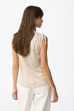 Cargar imagen en el visor de la galería, CAMISETA DUBÁI BEIGE