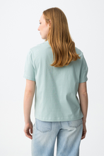 Cargar imagen en el visor de la galería, CAMISETA PEYTON TURQUESA