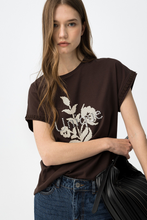 Cargar imagen en el visor de la galería, CAMISETA NATALIE CHOCOLATE