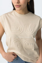 Cargar imagen en el visor de la galería, CAMISETA JELLICENT