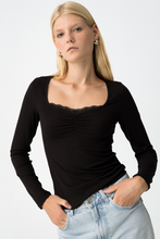 Cargar imagen en el visor de la galería, CAMISETA PALMA NEGRA