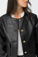 Cargar imagen en el visor de la galería, CHAQUETA CROC