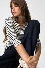 Cargar imagen en el visor de la galería, CAMISETA DEMI