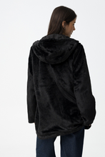 Cargar imagen en el visor de la galería, CHAQUETA ROCKY NEGRO