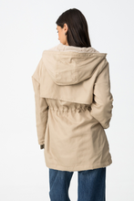 Cargar imagen en el visor de la galería, CHAQUETA ROCKY BEIGE