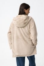 Cargar imagen en el visor de la galería, CHAQUETA ROCKY BEIGE