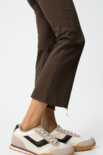 Cargar imagen en el visor de la galería, JEANS MEGAN CHOCOLATE