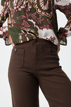 Cargar imagen en el visor de la galería, JEANS SARAH CHOCOLATE