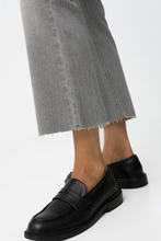 Cargar imagen en el visor de la galería, JEANS MEGAN 58 GRIS