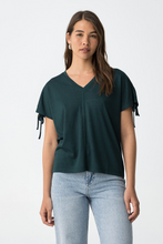 Cargar imagen en el visor de la galería, CAMISETA PEPITA VERDE