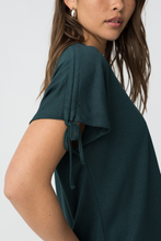 Cargar imagen en el visor de la galería, CAMISETA PEPITA VERDE