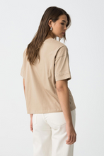 Cargar imagen en el visor de la galería, CAMISETA JUNGLE BEIGE