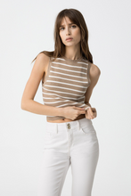 Cargar imagen en el visor de la galería, CAMISETA LEONOR BEIGE