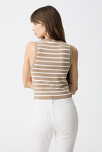 Cargar imagen en el visor de la galería, CAMISETA LEONOR BEIGE