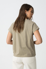 Cargar imagen en el visor de la galería, CAMISETA KIKA VERDE