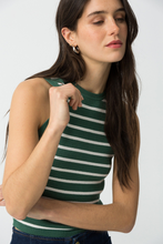 Cargar imagen en el visor de la galería, CAMISETA LEONOR VERDE