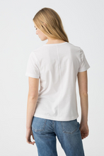 Cargar imagen en el visor de la galería, CAMISETA BRANDY BLANCO